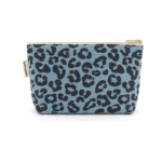 Rose-in-April_Pouch-Sofia_Leo-Sky-Blue_01 Pouch mit Leoprint in Sky Blue von Rose in April