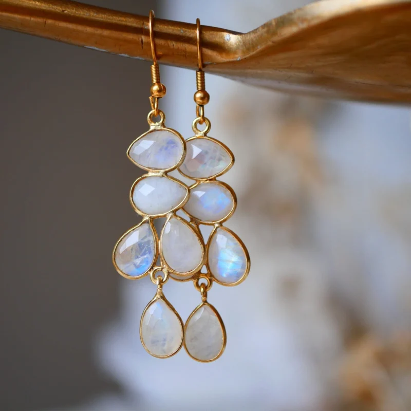 Ohrringe Mayra Rainbow Moonstone von Ginandger