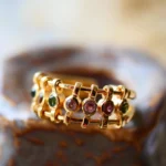 Ring "Rang" mit mehrfarbigen Turmaline von Ginandger