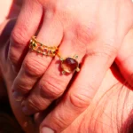 Ring "Rang" mit mehrfarbigen Turmaline von Ginandger