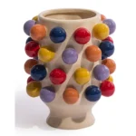 Keramikvase mit farbgien Pom Poms