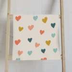 Kunst Geschirrtuch mit bunten Herzen von Tania Bisaz