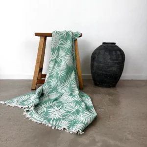 Strandtuch Palme in Grün von Ley!