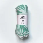 Strandtuch Palme in Grün von Ley!